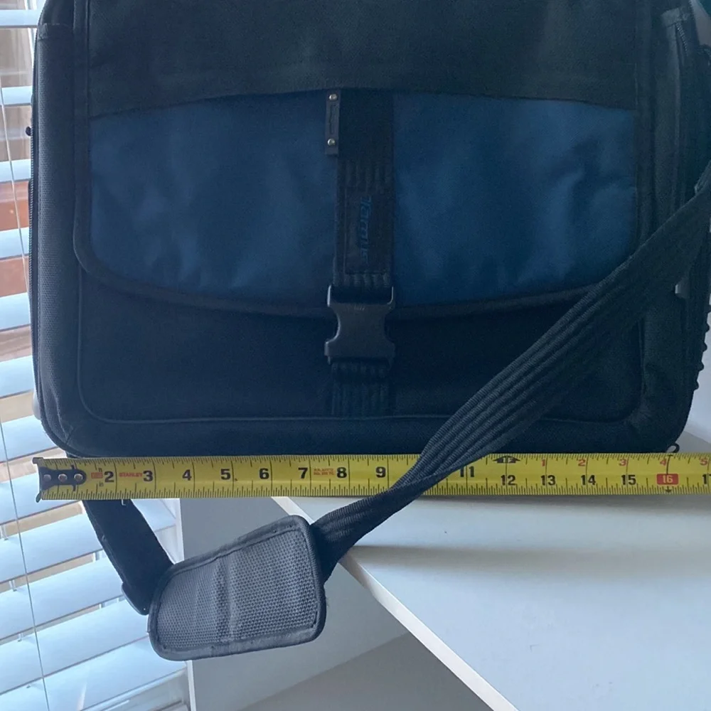 Targus Laptop Padded Shoulder Case